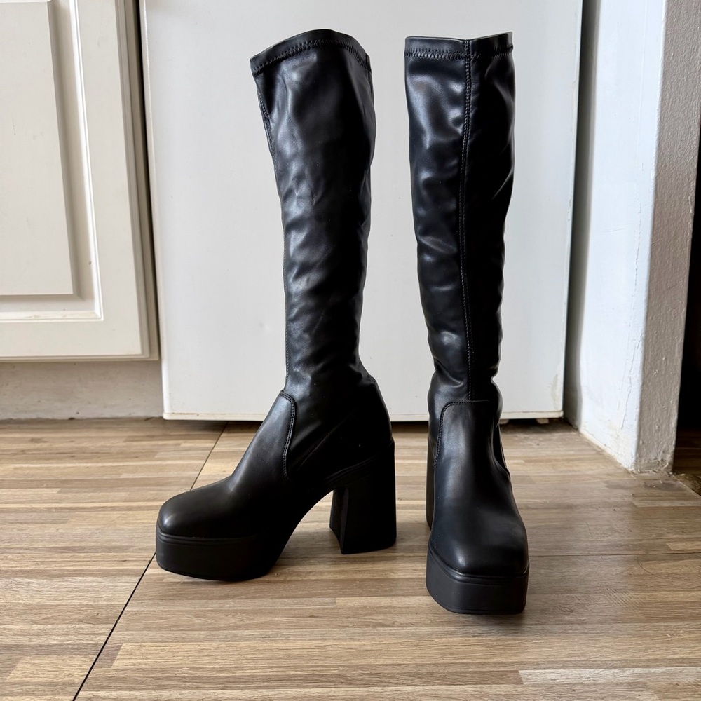 Steve Madden PHOENIX black leather platform heel boots, women’s size 6